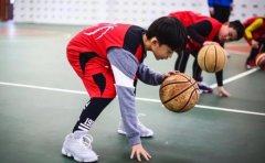 东方启明星篮球训练营武汉哪里有专业篮球学校，当然是东方启明星